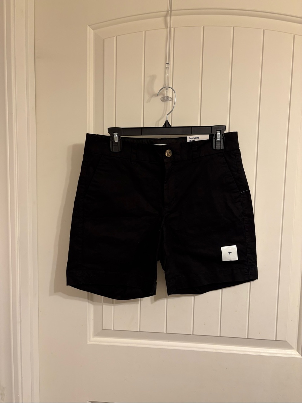 Old Navy Women’s Black Everyday Shorts featuring a 7-inch inseam